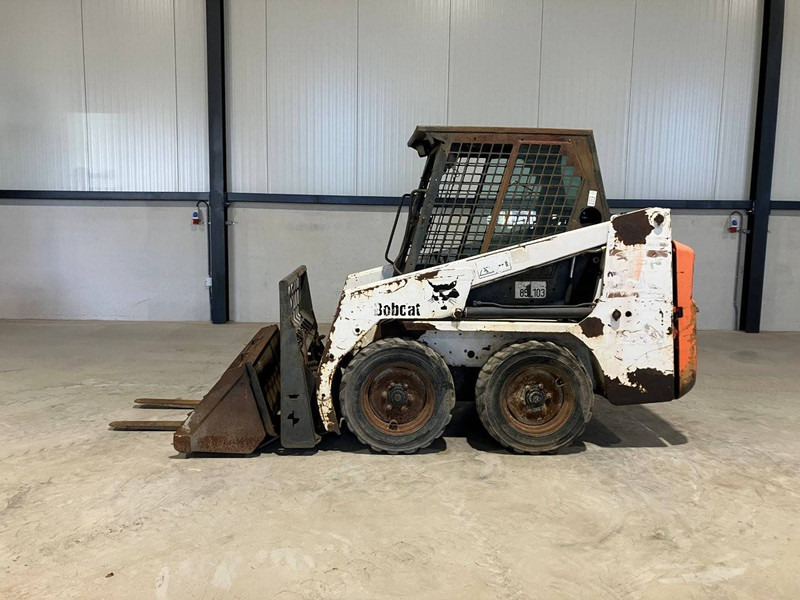 Bobcat 553 - Máy xúc lật bánh lốp: hình 3 Bobcat 553 - Máy xúc lật bánh lốp: hình 3