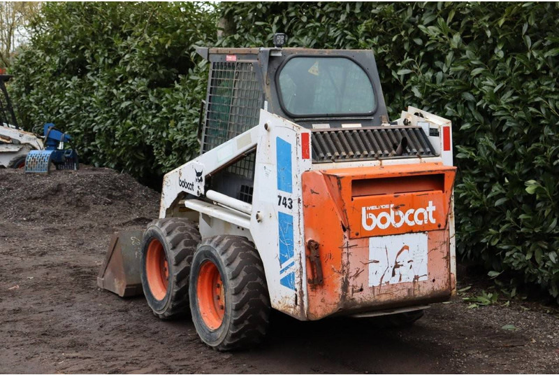 Bobcat 743 - Máy xúc lật bánh lốp: hình 4 Bobcat 743 - Máy xúc lật bánh lốp: hình 4