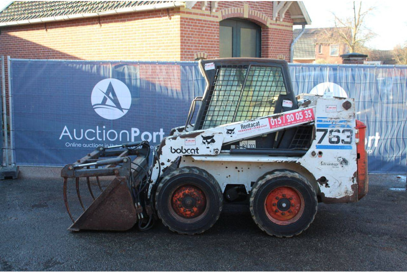 Bobcat 763 - Máy xúc lật bánh lốp: hình 2 Bobcat 763 - Máy xúc lật bánh lốp: hình 2