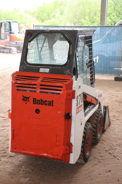 Bobcat S70 - Máy xúc lật bánh lốp: hình 5 Bobcat S70 - Máy xúc lật bánh lốp: hình 5
