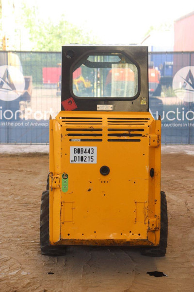 Bobcat S70 - Máy xúc lật bánh lốp: hình 5 Bobcat S70 - Máy xúc lật bánh lốp: hình 5
