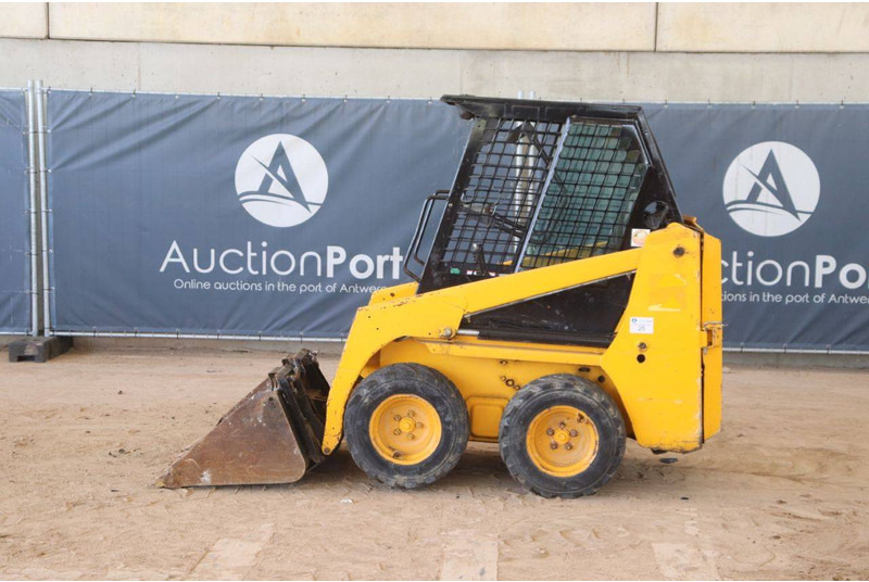 Bobcat S70 - Máy xúc lật bánh lốp: hình 2 Bobcat S70 - Máy xúc lật bánh lốp: hình 2
