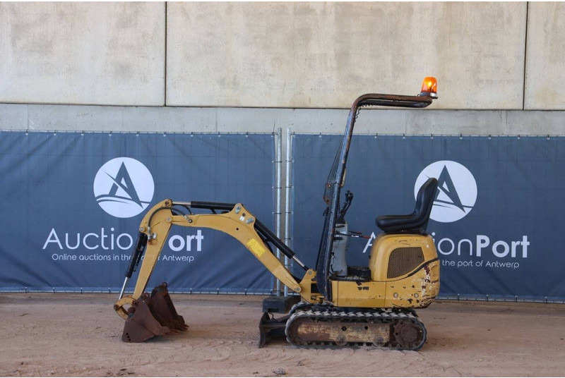 Caterpillar 300.9D - Máy xúc mini: hình 2 Caterpillar 300.9D - Máy xúc mini: hình 2