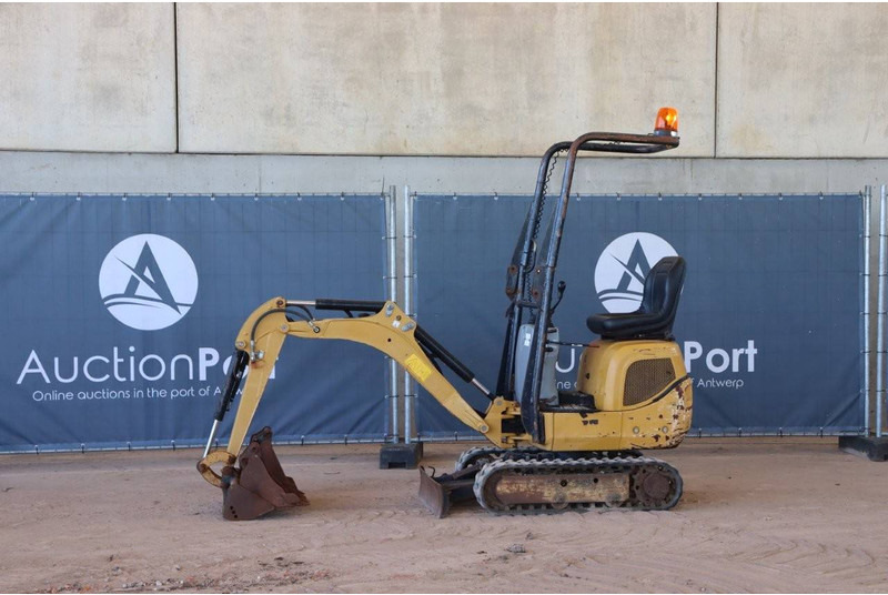 Caterpillar 300.9D - Máy xúc mini: hình 1 Caterpillar 300.9D - Máy xúc mini: hình 1