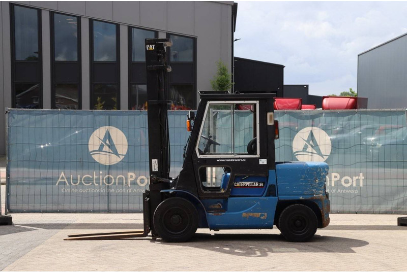 Caterpillar DP35K - Xe nâng diesel: hình 2 Caterpillar DP35K - Xe nâng diesel: hình 2