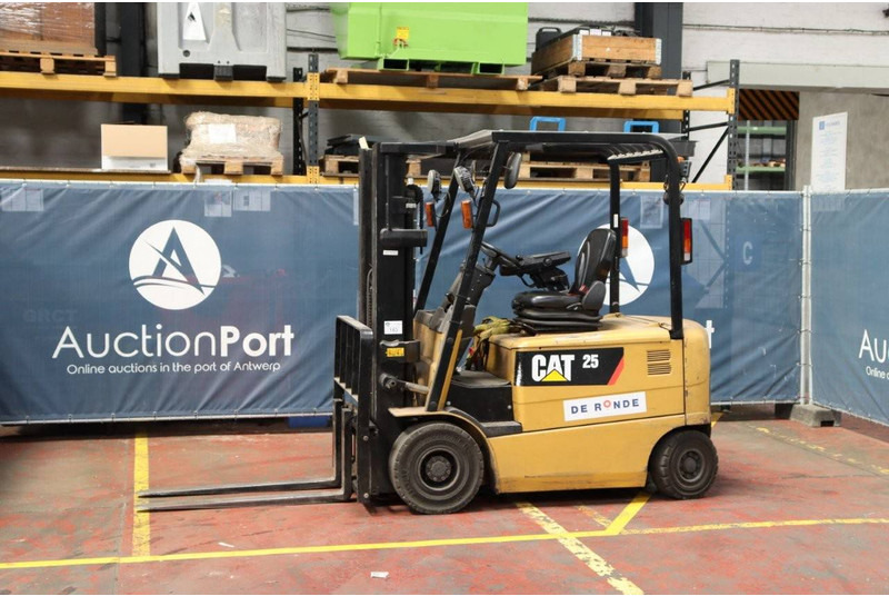 Caterpillar EP25K-PAC - Xe nâng điện: hình 1 Caterpillar EP25K-PAC - Xe nâng điện: hình 1