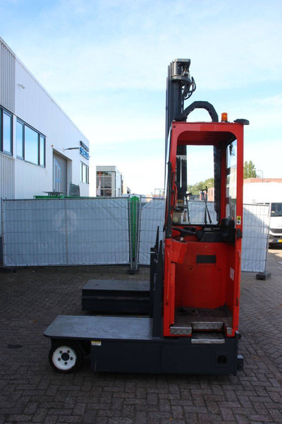 Combilift C3000GTS - Máy chất hàng bên: hình 4 Combilift C3000GTS - Máy chất hàng bên: hình 4