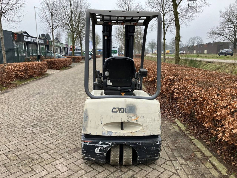 Crown SC4220 - Xe nâng điện: hình 4 Crown SC4220 - Xe nâng điện: hình 4