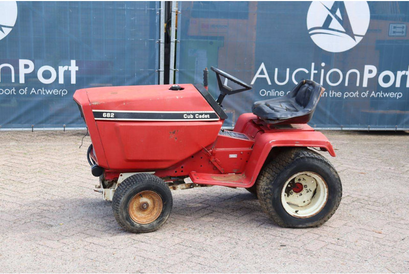 Cub Cadet 682 - Máy cắt cỏ vườn: hình 1 Cub Cadet 682 - Máy cắt cỏ vườn: hình 1