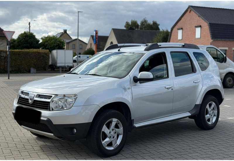 Dacia Duster (I) dCi - Sedan: hình 1 Dacia Duster (I) dCi - Sedan: hình 1