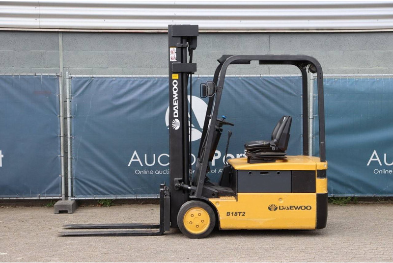 Daewoo B18T2 - Xe nâng điện: hình 2 Daewoo B18T2 - Xe nâng điện: hình 2