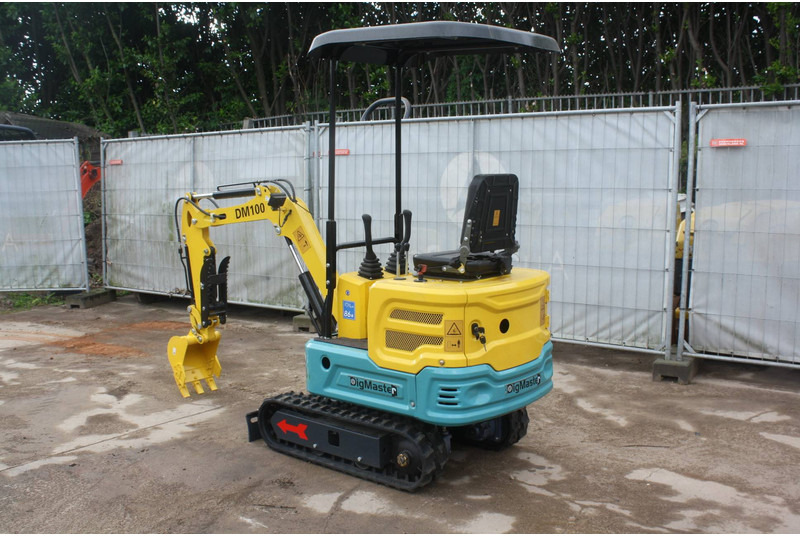 DigMaster DM100 - Máy xúc mini: hình 3 DigMaster DM100 - Máy xúc mini: hình 3