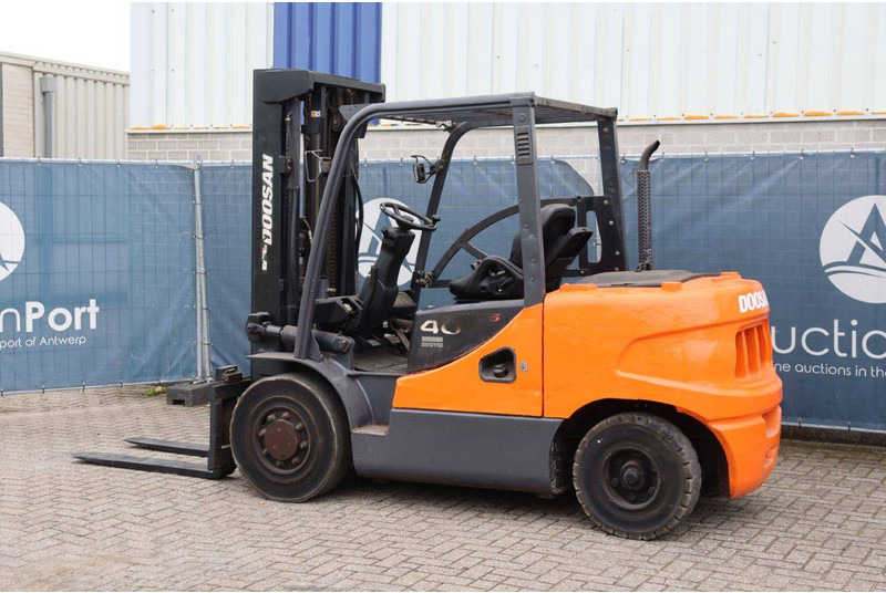 Doosan - Xe nâng diesel: hình 3 Doosan - Xe nâng diesel: hình 3