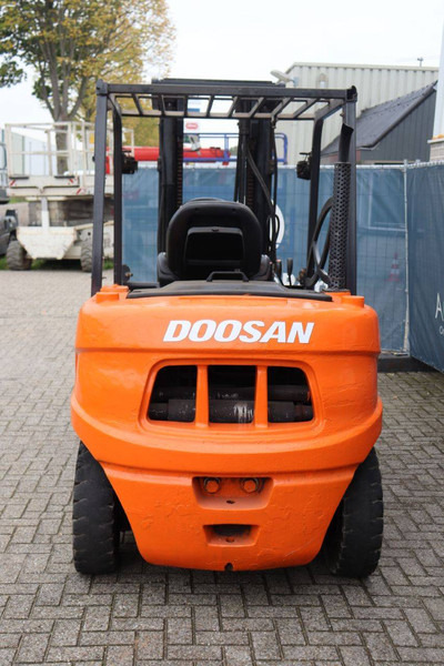 Doosan - Xe nâng diesel: hình 5 Doosan - Xe nâng diesel: hình 5