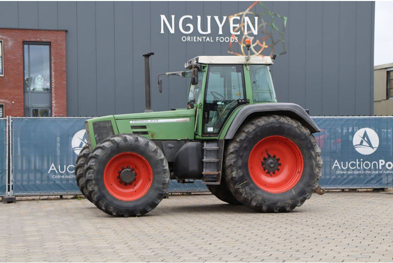 Fendt Favorit 824 - Máy cày: hình 1 Fendt Favorit 824 - Máy cày: hình 1