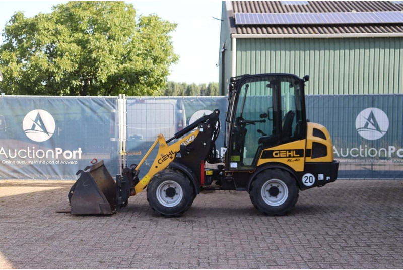 Gehl AL340 - Máy xúc lật bánh lốp: hình 2 Gehl AL340 - Máy xúc lật bánh lốp: hình 2