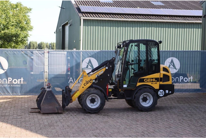 Gehl AL340 - Máy xúc lật bánh lốp: hình 1 Gehl AL340 - Máy xúc lật bánh lốp: hình 1