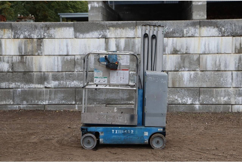 Genie GR20 - Nền bục trên không: hình 2 Genie GR20 - Nền bục trên không: hình 2