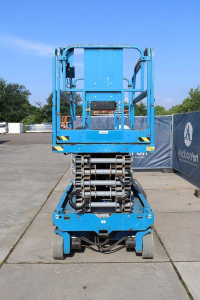 Genie GS4047 - Máy nâng người hình kéo: hình 5 Genie GS4047 - Máy nâng người hình kéo: hình 5