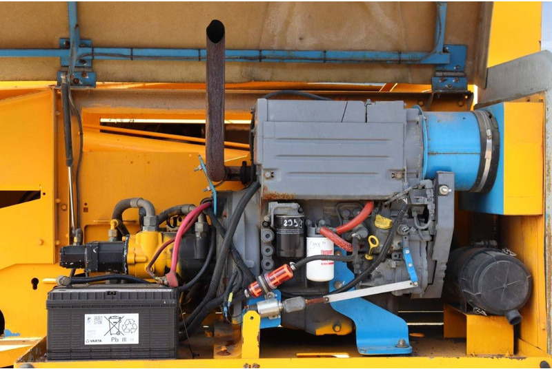 Xe nâng người hình viễn vọng kính Genie S-45: hình 8