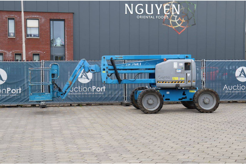 Genie Z-45/25J - Xe nâng người nhiều khớp nối: hình 1 Genie Z-45/25J - Xe nâng người nhiều khớp nối: hình 1