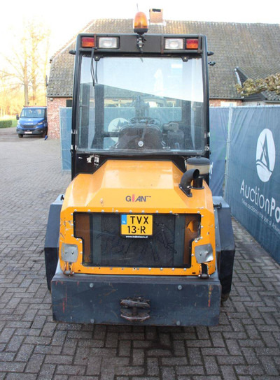 Giant V881T - Máy xúc lật bánh lốp: hình 4 Giant V881T - Máy xúc lật bánh lốp: hình 4