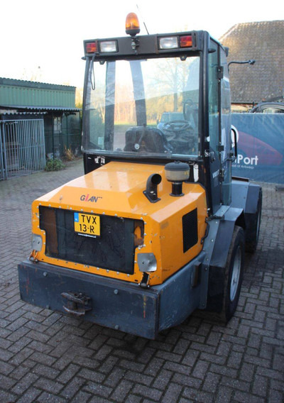 Giant V881T - Máy xúc lật bánh lốp: hình 5 Giant V881T - Máy xúc lật bánh lốp: hình 5