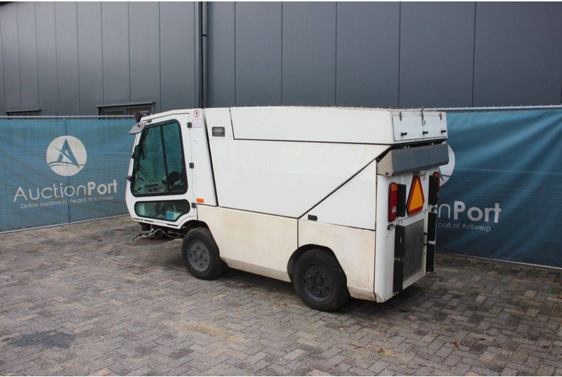 HMF 214 - Xe quét đường: hình 3 HMF 214 - Xe quét đường: hình 3