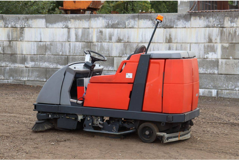 Hako B310R CL - Xe quét đường: hình 3 Hako B310R CL - Xe quét đường: hình 3