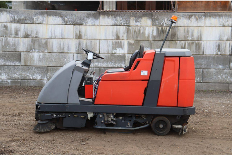 Hako B310R CL - Xe quét đường: hình 2 Hako B310R CL - Xe quét đường: hình 2