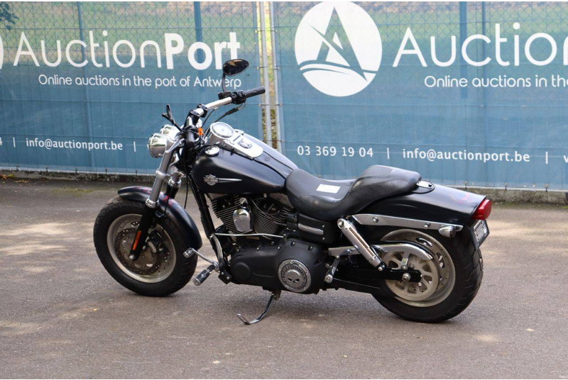 Harley-Davidson Dyna Fat Bob - Xe máy: hình 3 Harley-Davidson Dyna Fat Bob - Xe máy: hình 3