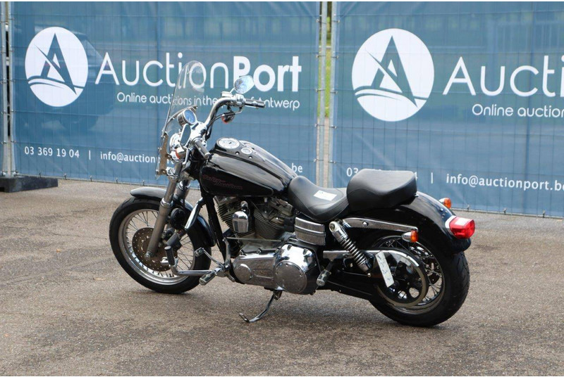 Harley-Davidson Dyna Super Glide - Xe máy: hình 3 Harley-Davidson Dyna Super Glide - Xe máy: hình 3