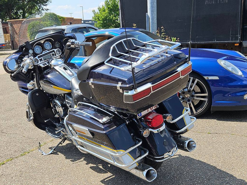 Harley-Davidson Electra Glide Ultra Classic (FLHTCUSE7) CVO - Xe máy: hình 3 Harley-Davidson Electra Glide Ultra Classic (FLHTCUSE7) CVO - Xe máy: hình 3