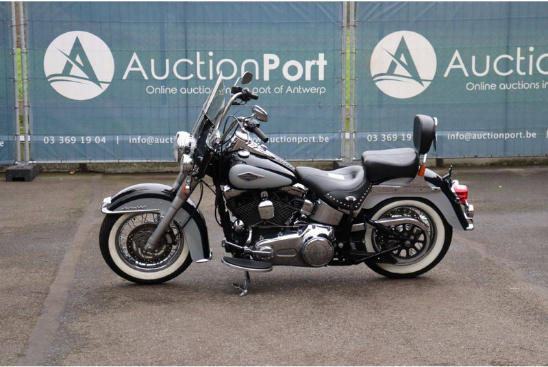 Harley-Davidson Heritage Softail Classic - Xe máy: hình 1 Harley-Davidson Heritage Softail Classic - Xe máy: hình 1