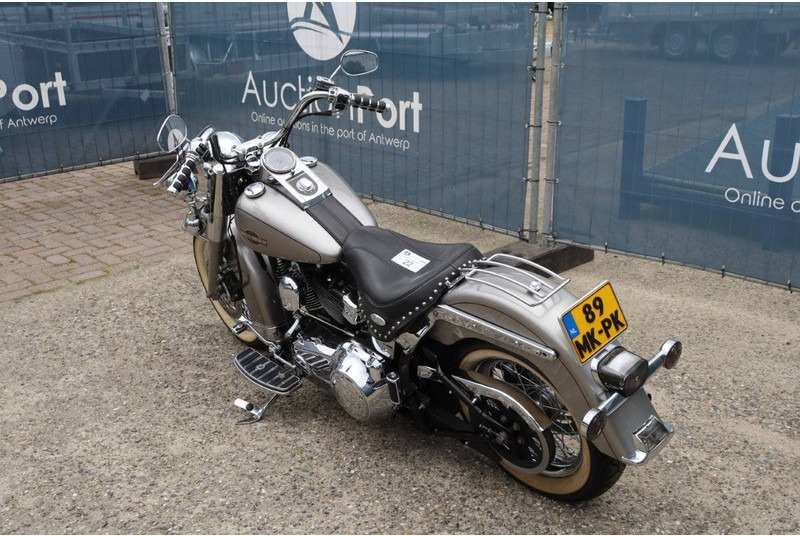 Harley-Davidson Heritage Softail Classic FLSTC - Xe máy: hình 4 Harley-Davidson Heritage Softail Classic FLSTC - Xe máy: hình 4
