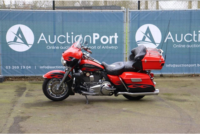 Harley-Davidson Ultra Glide CVO - Xe máy: hình 1 Harley-Davidson Ultra Glide CVO - Xe máy: hình 1