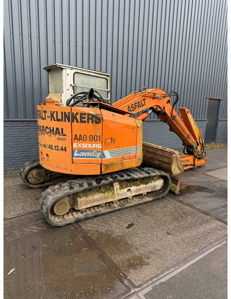 Hitachi EX50URG - Máy xúc bánh xích: hình 3 Hitachi EX50URG - Máy xúc bánh xích: hình 3