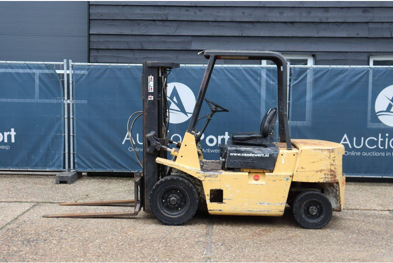 Hyster H2.50XL - Xe nâng diesel: hình 2 Hyster H2.50XL - Xe nâng diesel: hình 2