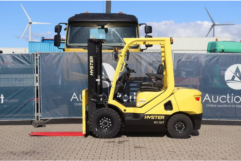 Hyster H2.5UT - Xe nâng diesel: hình 2 Hyster H2.5UT - Xe nâng diesel: hình 2