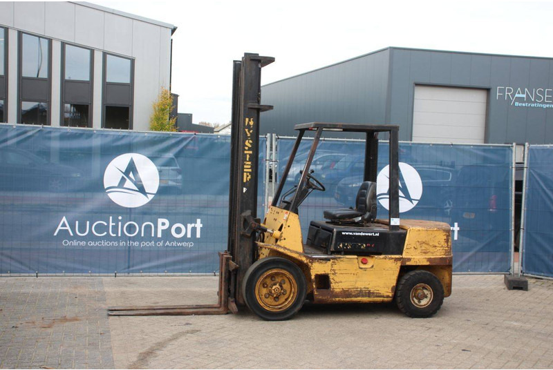 Hyster H3.00XL - Xe nâng diesel: hình 1 Hyster H3.00XL - Xe nâng diesel: hình 1