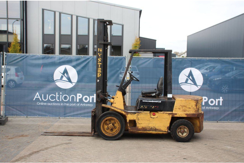 Hyster H3.00XL - Xe nâng diesel: hình 2 Hyster H3.00XL - Xe nâng diesel: hình 2