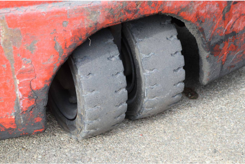 Xe nâng điện Hyster J2.0XNT: hình 18 Xe nâng điện Hyster J2.0XNT: hình 18