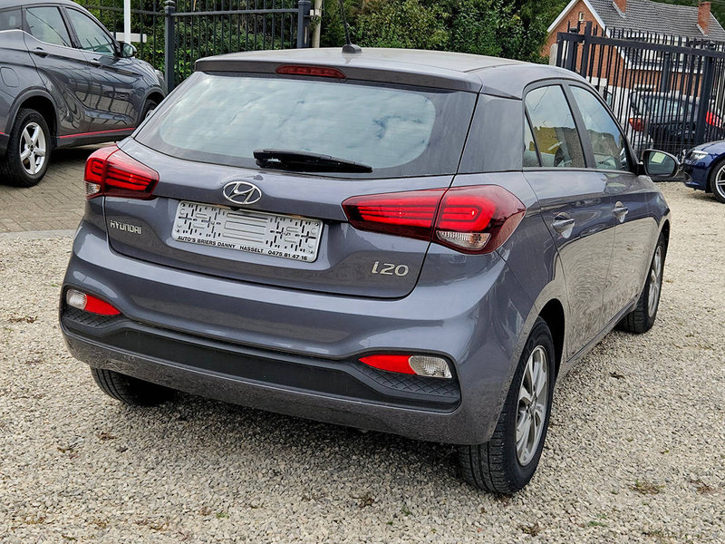 Hyundai i20 1.2 - Sedan: hình 4 Hyundai i20 1.2 - Sedan: hình 4