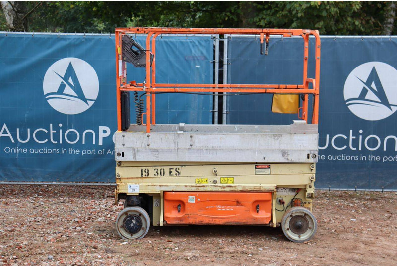 JLG 1930ES - Máy nâng người hình kéo: hình 2 JLG 1930ES - Máy nâng người hình kéo: hình 2
