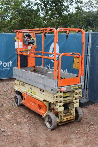 JLG 1930ES - Máy nâng người hình kéo: hình 4 JLG 1930ES - Máy nâng người hình kéo: hình 4