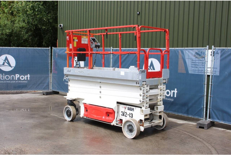 JLG 3246ES - Máy nâng người hình kéo: hình 3 JLG 3246ES - Máy nâng người hình kéo: hình 3