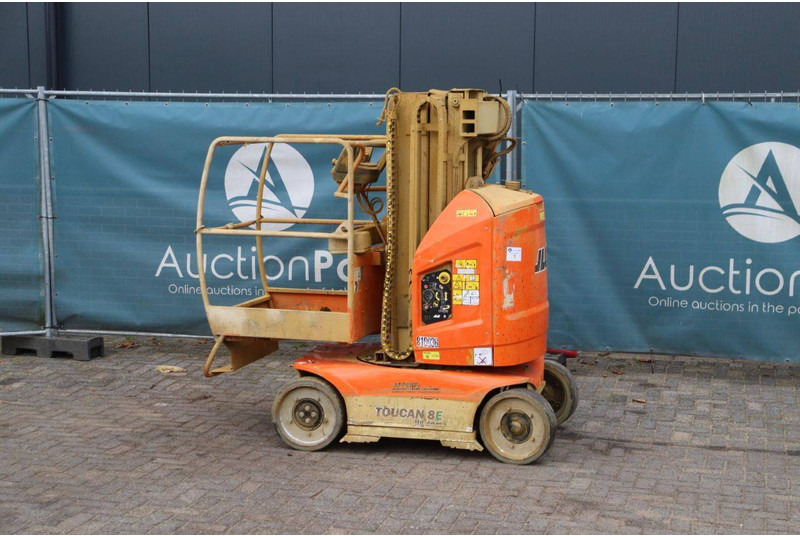 JLG Toucan 8E - Nền bục trên không: hình 2 JLG Toucan 8E - Nền bục trên không: hình 2