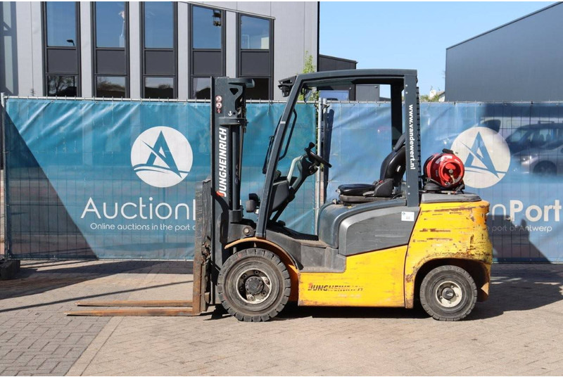 Jungheinrich TFG 425 - Xe nâng gas: hình 2 Jungheinrich TFG 425 - Xe nâng gas: hình 2