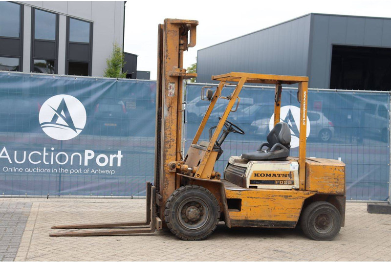 Komatsu FD-25-8 - Xe nâng diesel: hình 1 Komatsu FD-25-8 - Xe nâng diesel: hình 1