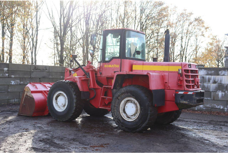 Komatsu WA 270-3 - Máy xúc lật bánh lốp: hình 3 Komatsu WA 270-3 - Máy xúc lật bánh lốp: hình 3